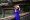 jeune-fille-vietnamienne-en-robe-traditionnelle