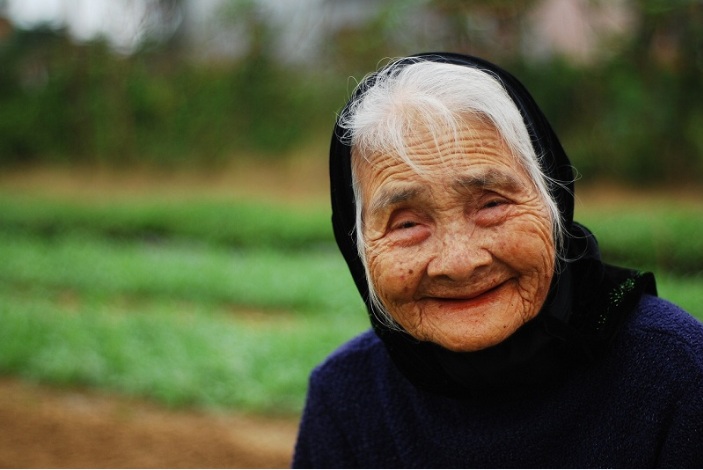une-vieille-dame-vietnamienne